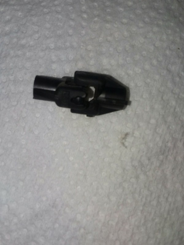Yamaha CR-620 shaft U-joint may fit others gallery