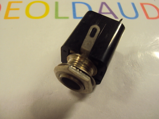 Kenwood KR 4400 MIC Jack 1/4" Tested. Parting Out KR 4400 Receiver. gallery