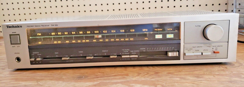 TECHNICS SA-120 VINTAGE STEREO AM/FM RECEIVER 21B