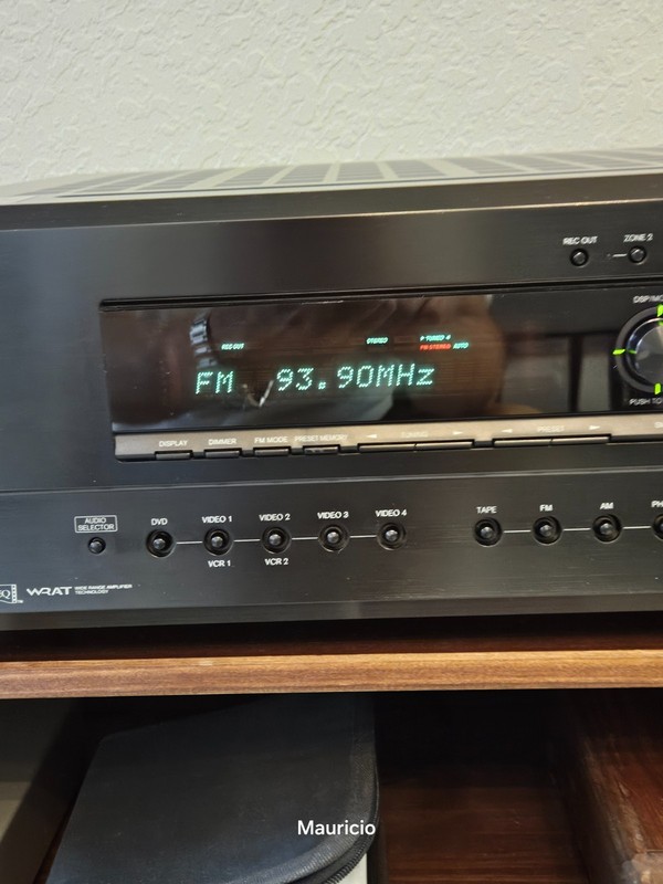 ONKYO TX-DS696, vintage Receiv-amplif. Pre-owned, mint condition w/remote,manual