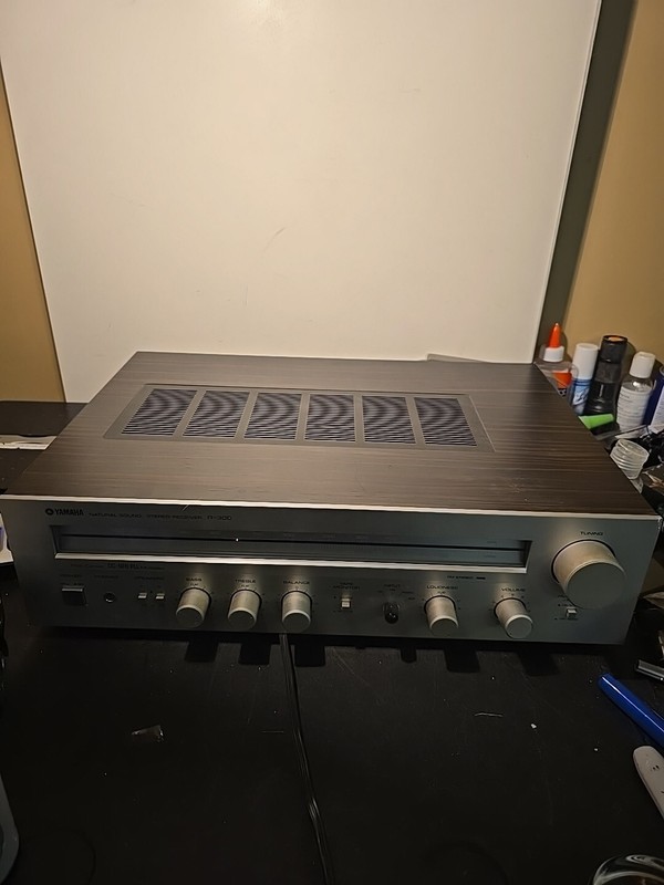 Vintage Yamaha R-300 Natural Sound Stereo Receiver Silver