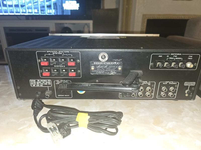 Marantz 2216 B 1978 Vintage Stereo Receiver excellent condition gallery