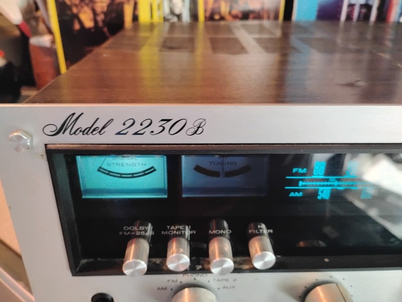 Pre-owned Marantz 2230B Vintage Stereo Receiver gallery