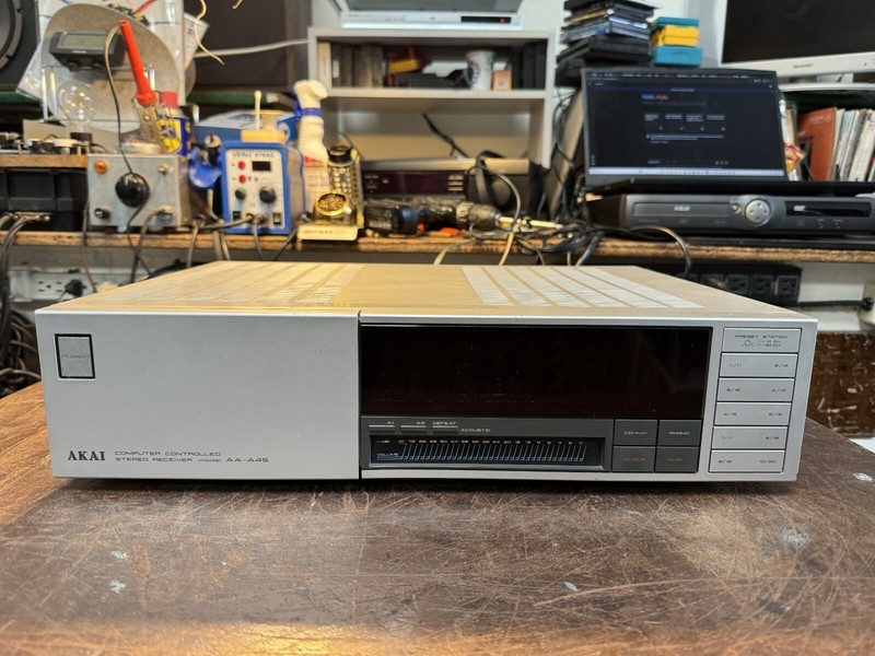Akai Model AA-A45 Vintage Computer Controlled AM FM Stereo Receiver - READ