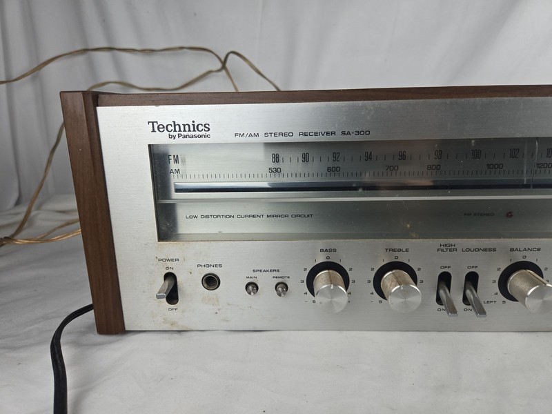 Vintage Technics AM / FM Stereo Receiver SA-300 Works gallery