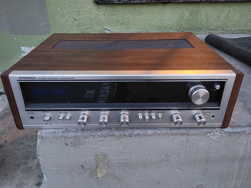 Vintage 1974 Pioneer SX-535 AM/FM Stereo Receiver - Tested and Working