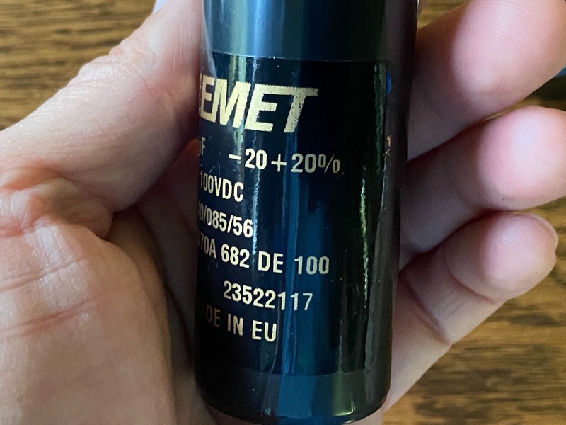 2 New 6800 uf 100v Kemet Main Filter Capacitors for Sony STR-7065 gallery