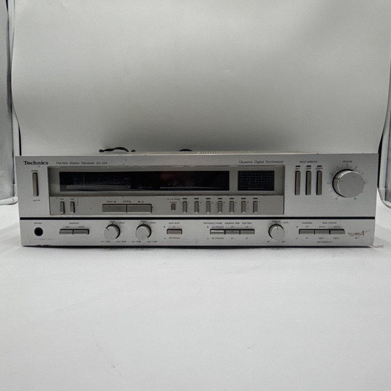 Technics SA-424 Quartz Digital AM/ FM Stereo Silver Receiver Tested Working