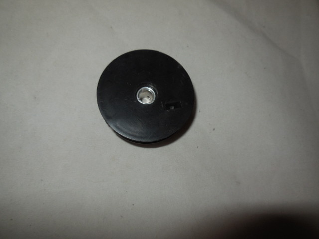One Marantz 2215B Tuner Pulley gallery