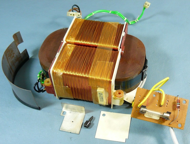 Bang & Olufsen Beocenter 7700 mains transformer assembly. Part number 8013223