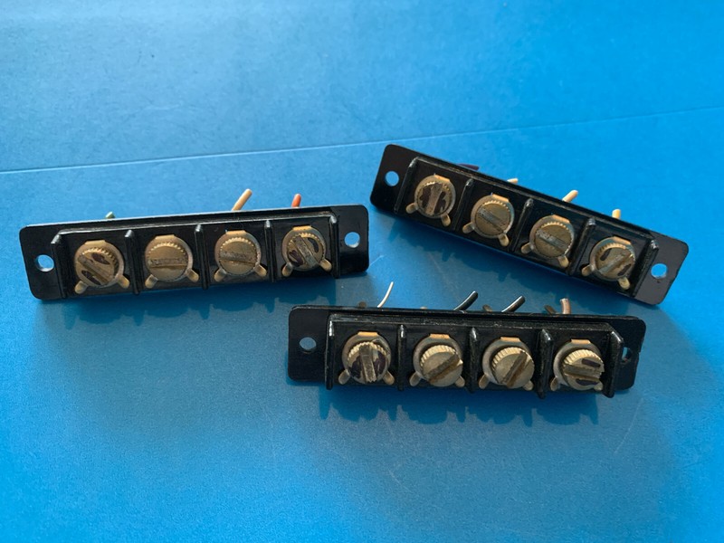 Sony STR-7055 Stereo Receiver Parting Out Speaker Jacks (1 ONLY!)