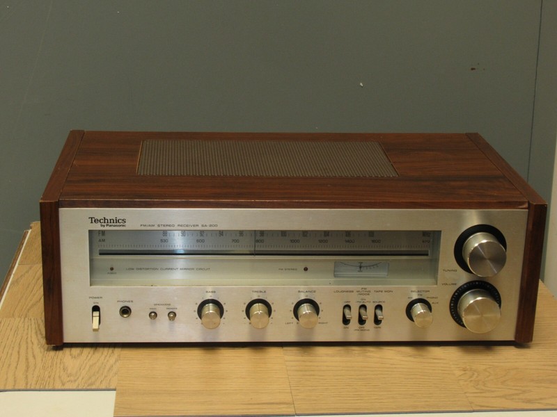 Technics SA-200 Vintage Stereo FM AM Receiver Amplifier Please Read
