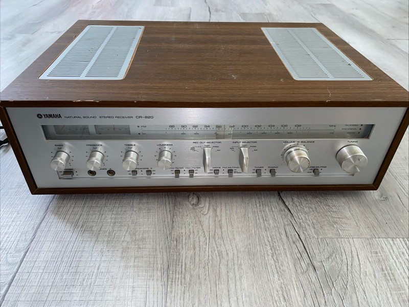 Yamaha CR-820 Natural Sound Stereo Receiver - Vintage Wood Case