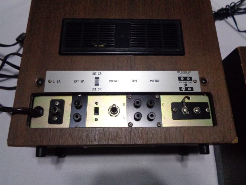 TOYO AM/FM-AFC Multiplex Stereo Receiver - Model SR-240 - Works gallery