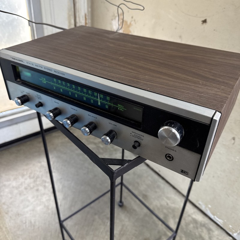 Realistic STA-15 AM/FM Stereo Receiver Woodgrain Cabinet with Manual. gallery