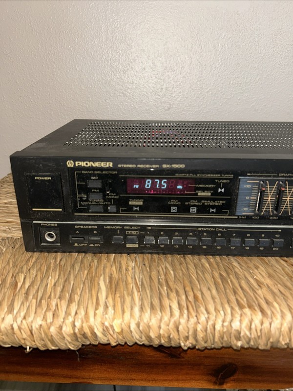 Pioneer SX-1500 Vintage Stereo Receiver (great shape, works well) gallery