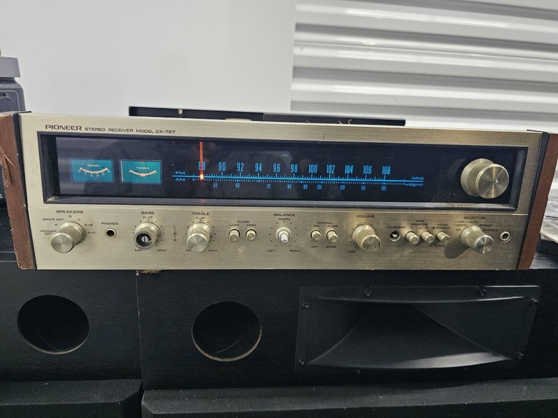 Vintage Pioneer SX-727 Stereo Receiver