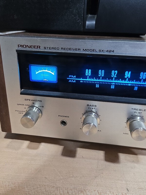Vintage Pioneer SX-424 12W AM/FM Stereo Receiver Tuner Tested Working Antenna gallery