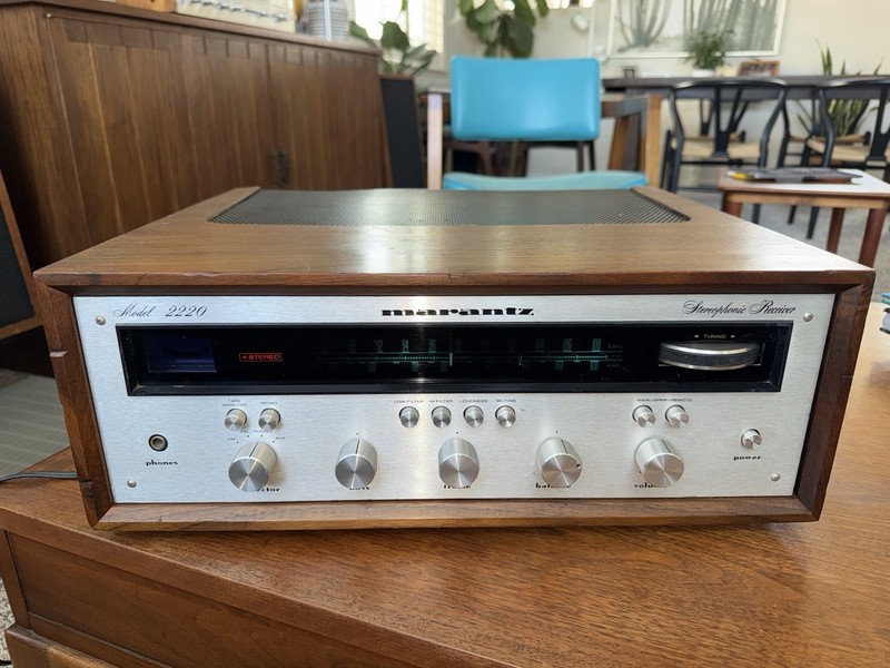 Marantz Model 2220B Stereo Receiver – All Original W/ OEM WC-22 Wood Case *READ*