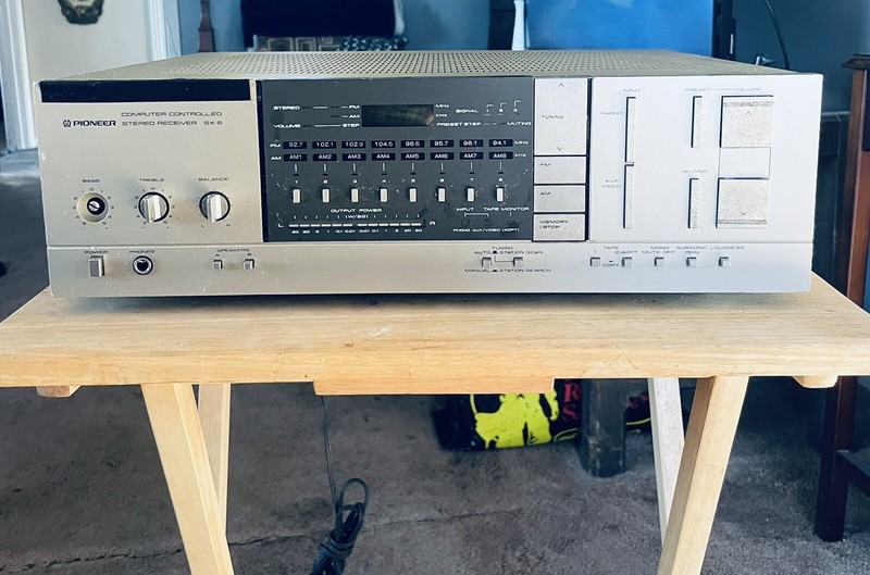 Vintage Pioneer SX-6 AM/FM Stereo Receiver Computer Controlled Turns on Untested