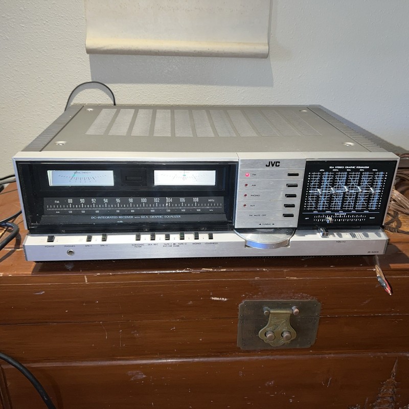 JVC Vintage JR-S201 Stereo Receiver. Works perfectly – Good Condition.