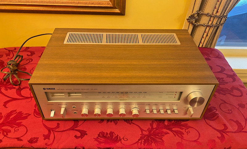 Yamaha CR-600 AM/FM Stereo Receiver gallery