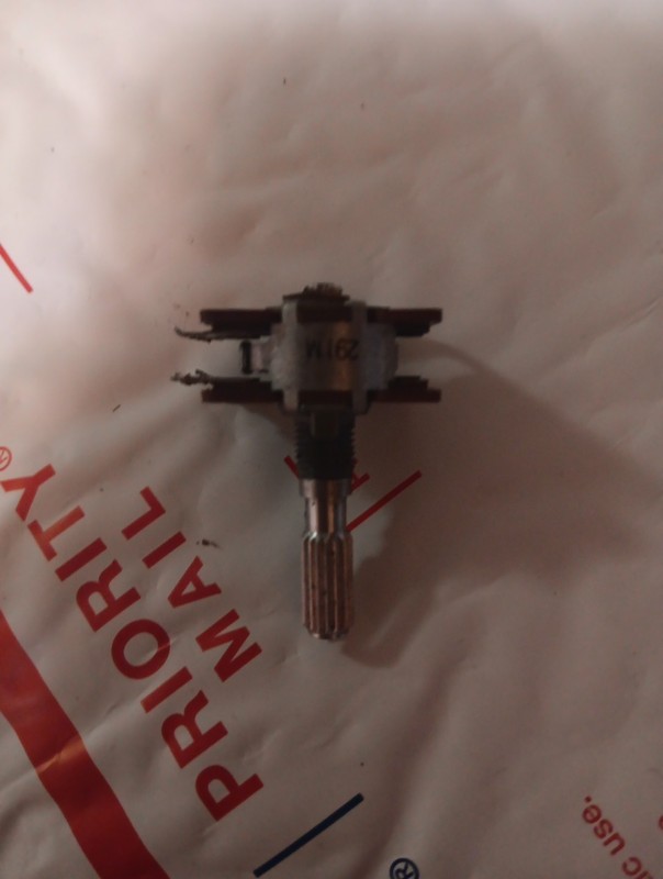 Yamaha Receiver CR-1040 Bass Pot Potentiometer 20K Original gallery