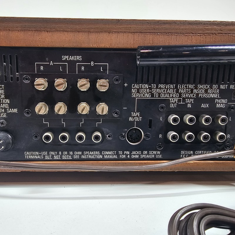 VTG Realistic STA-52B AM/FM Stereo Working Silverface Woodgrain Hi-Fi Receiver gallery