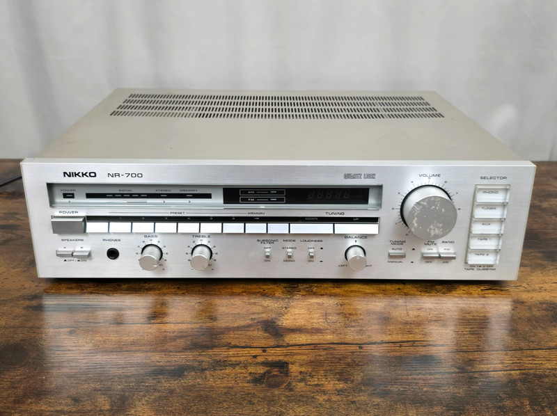 Vtg NIKKO NR-700 QUARTZ LOCK AM/FM 4 Channel Stereo Receiver - MADE IN JAPAN! gallery