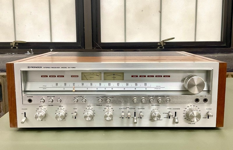 Pioneer SX-1050 AM/ FM Receiver