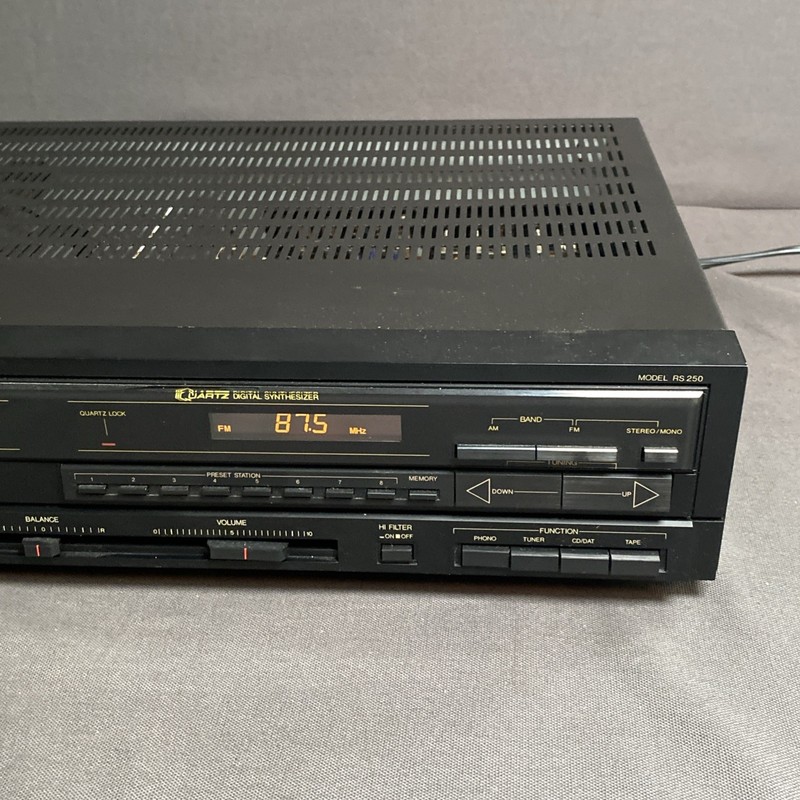 SCOTT RS250 AM/FM Quartz Digital Synthesized Stereo Receiver. Excellent! gallery