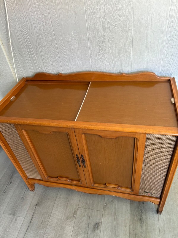 Magnox Stereophonic High Fidelity Console