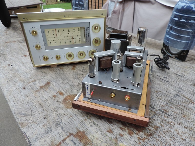 VINTAGE RCA TUBE STEREO AMPLIFIER AND TUNER PRE AMP, 2 PEACES gallery