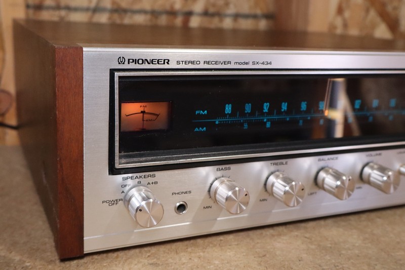 Pioneer SX-434 Vintage Stereo Receiver – Near Excellent – Works gallery