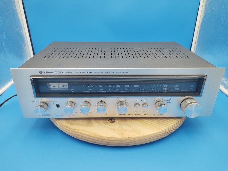 Kenwood KR-2090 Vintage Stereo Receiver 18wpc Serviced LEDs gallery