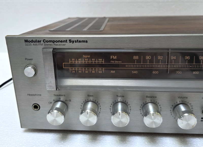 MCS 3225, 27W AM/FM Stereo Receiver, 1970s Vintage Tested & Working, See Video! gallery