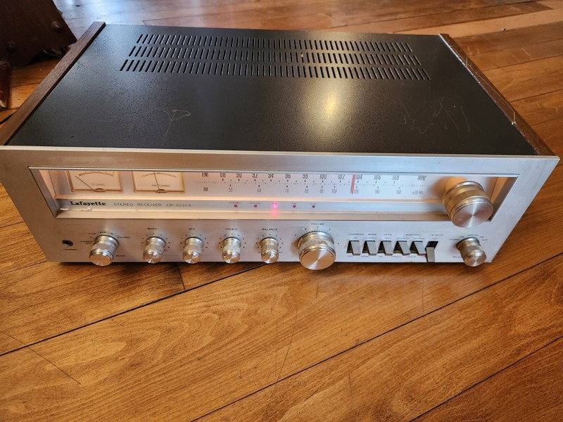 Lafayette LR-3030A Powers On