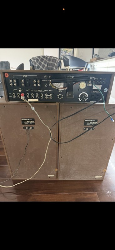 Vintage Pioneer SX-626 AM/FM Stereo Receiver Wood Case Tested Working gallery