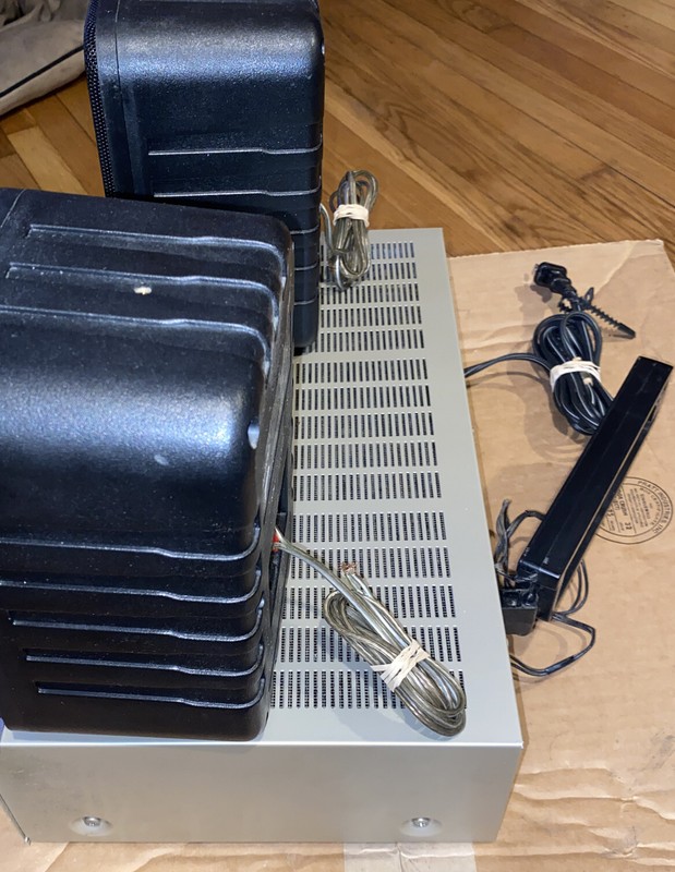Realistic STA-125 Digital AM/FM Stereo Receiver + AUVIO 40-292 Speakers *TESTED gallery