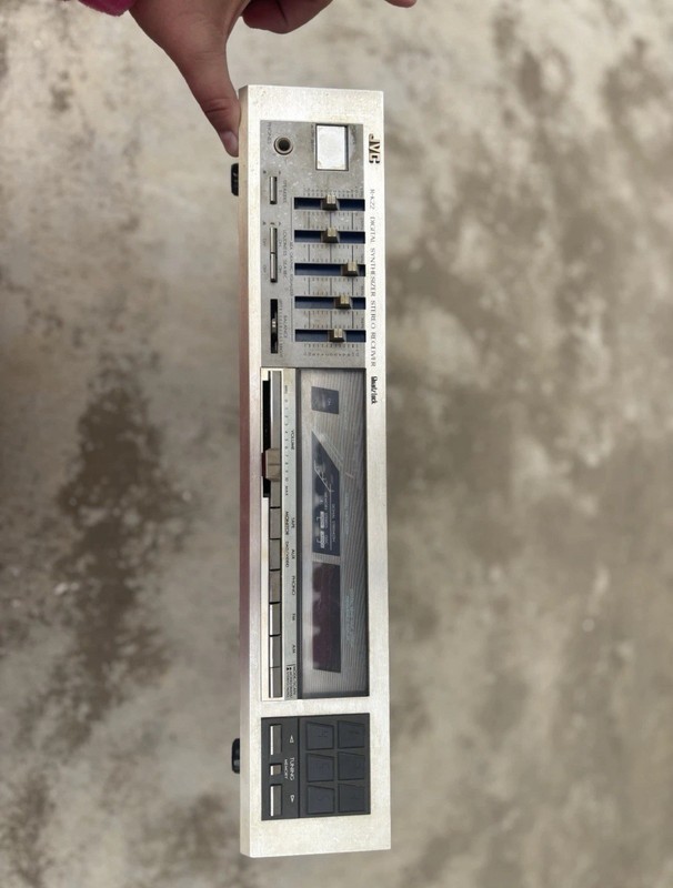JVC R-K22L Digital Synthesizer Stereo Receiver With Graphic Equalizer UNTESTED gallery