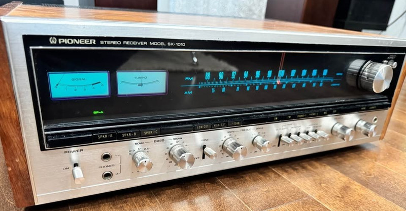 Vintage Pioneer SX 1010 RECEIVER Excellent working condition clean and serviced