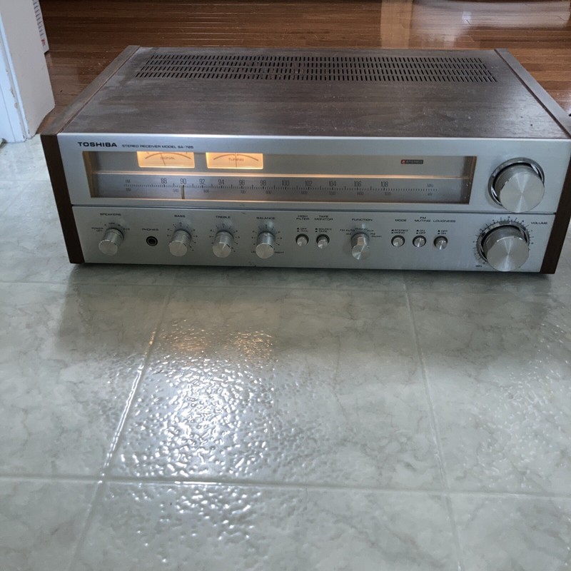 Toshiba SA-725 AM/FM Stereo Receiver