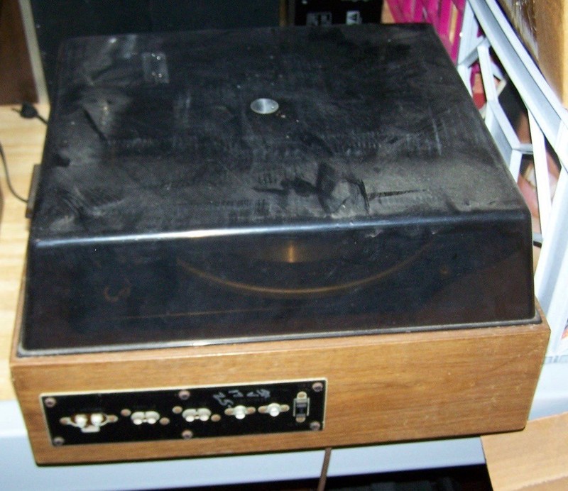 Penncrest Vintage Stereo Receiver w/ Built-in Turntable gallery
