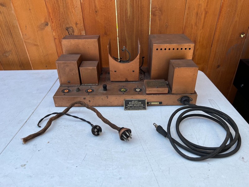 EDISON MODEL R6 RADIO RECEIVER