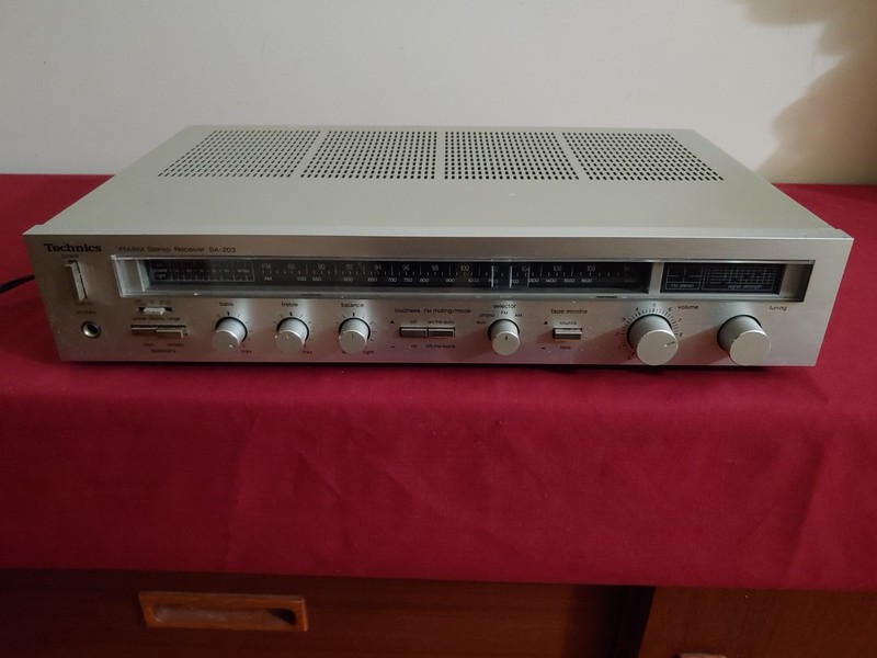 Technics SA-203 Stereo Receiver FM/AM Phono Tape Aux – Silver Japan 1981 *READ*