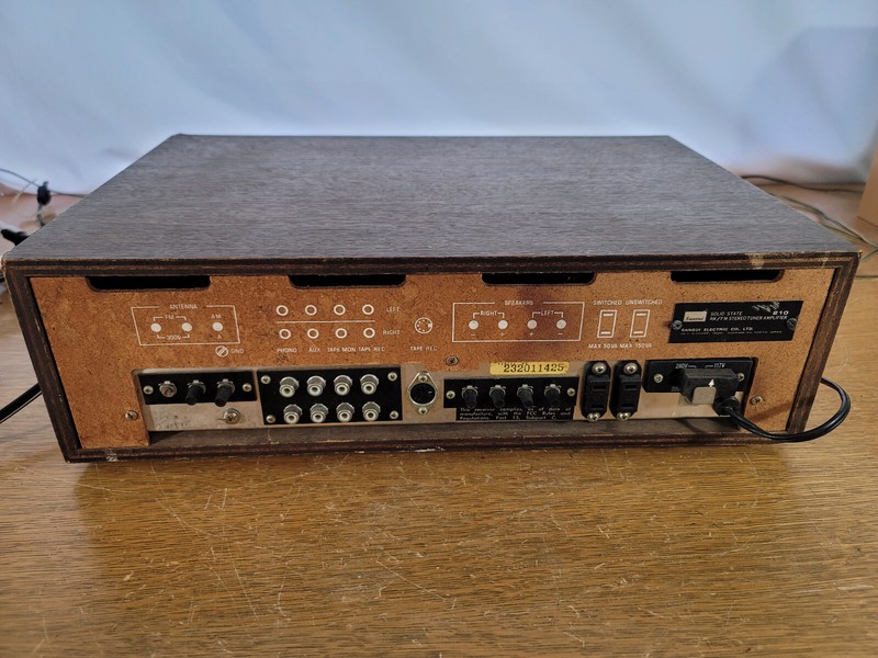 Sansui 210 Vintage Stereo Tuner Amplifier Powers On One Channel Issue AS-IS gallery