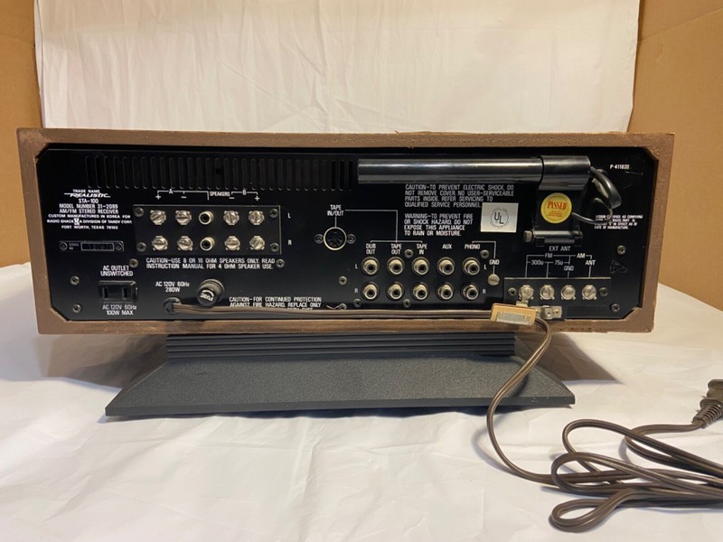 Realistic STA-100 22 Watt Stereo Receiver 31-2089 - Play Tested gallery