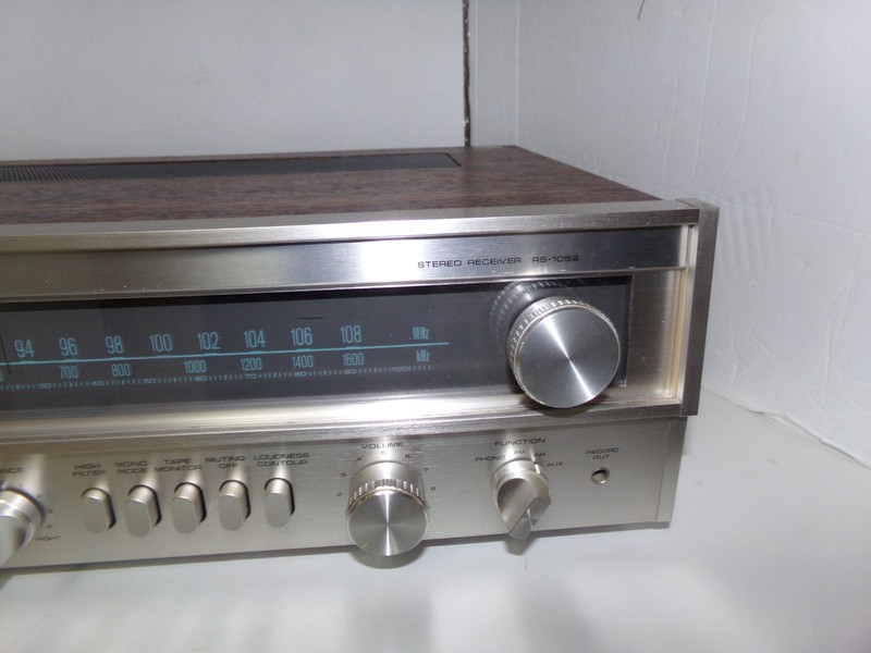 Vintage 1970s FISHER Stereo Receiver RS-1052 Made in Japan gallery