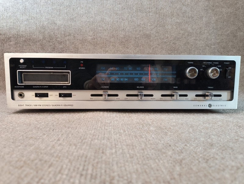 Vintage GE 9-7110A 8-Track AM/FM Stereo Receiver – Powers On – Repair