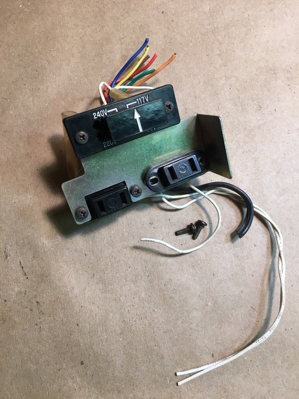 Sansui 771 Parts: Switched Unswitched Outlets w/ Housing *Great Condition*